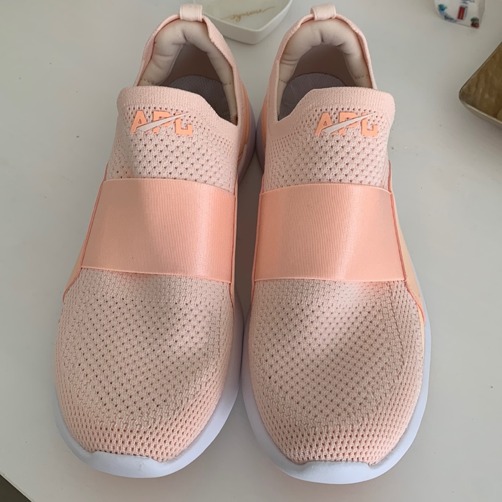APL Techloom Bliss Knit sneaker